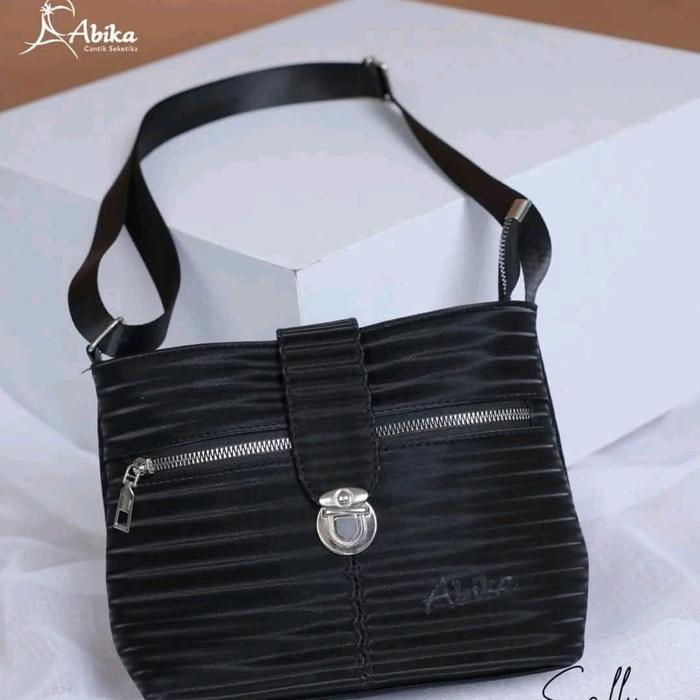 Sally bag  Black Line Slingbag Wanita
