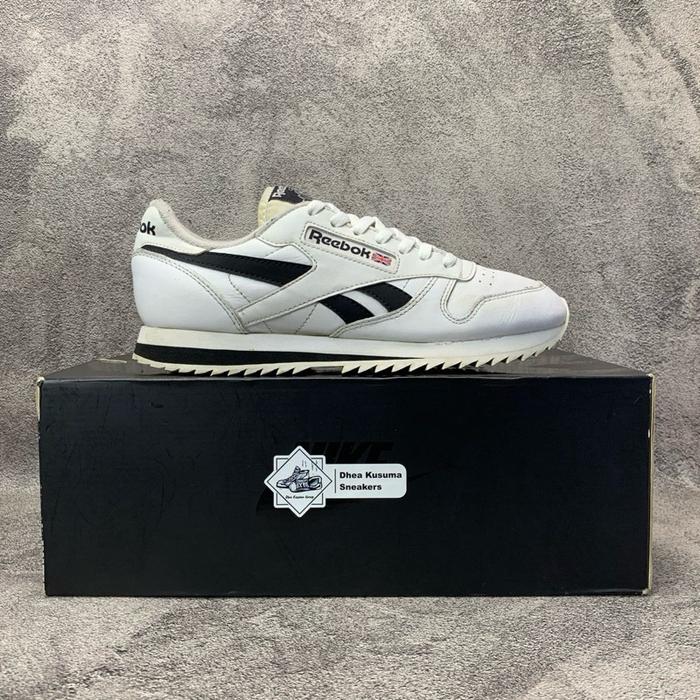Sepatu Second Casual Reebok Classic Vegan White Black Size 40 insole 25,5 cm Original Guarantee 100