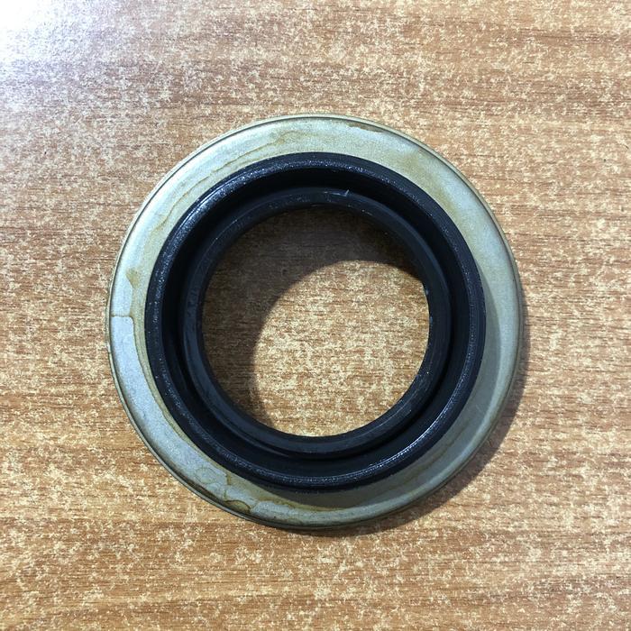 Oil Seal Type T (Transfer Case) Toyota Hilux R1