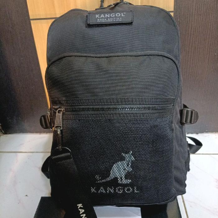 Kangol Tas Ransel Pria Hitam dengan Logo Kangaroo dan Desain Minimalis untuk Gaya Sehari-hari
