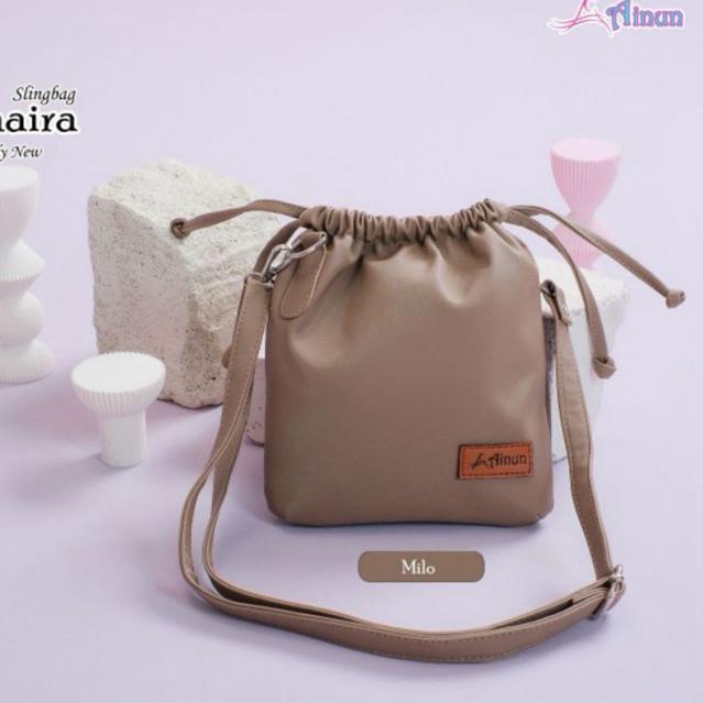 Ummi Hijab - TAS SELEMPANG SERUT KHAIRA By AINUN BAHAN CHOCOLY WATERPROOF