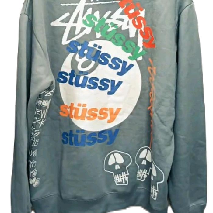 Stussy Sweater Abu-abu dengan Desain Logo Stussy dan Skulls untuk Gaya Kasual