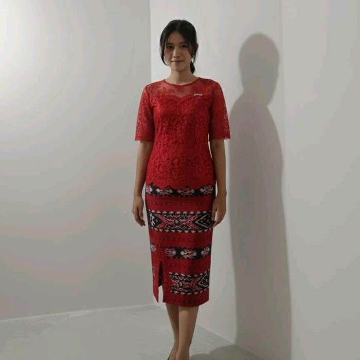 setelan rok blus CAHAYA TENUN JEPARA rok tenun blus brokat merah