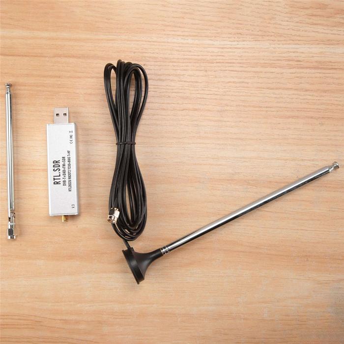 Super Deals RTL-SDR R820T2 V3 RTL2832U Tuner + Telescopic Antenna Tuner + Antenna Base
