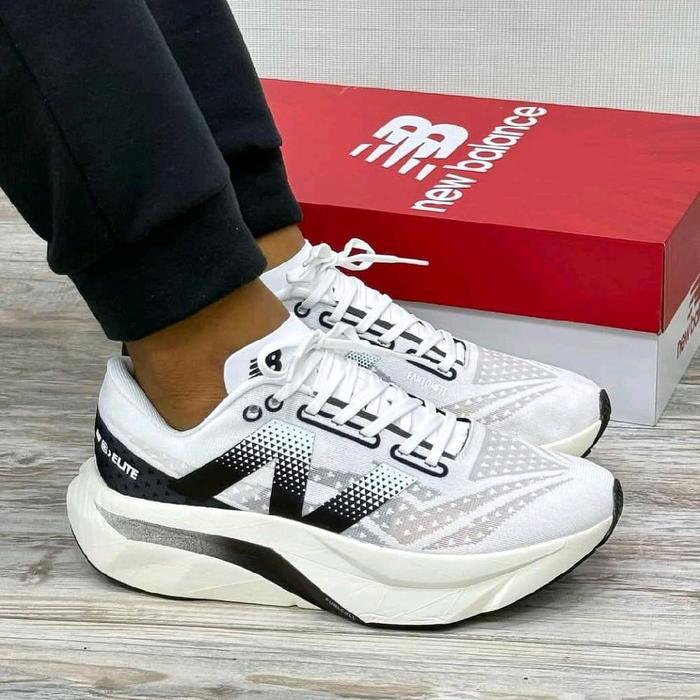 Sepatu Running Original NB Fuelcell Sc Elite V4 White Black BNIB