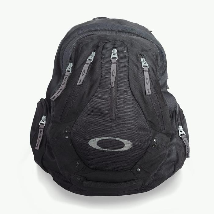 Tas OAKLEY ORIGINAL bekas berkualitas Pria