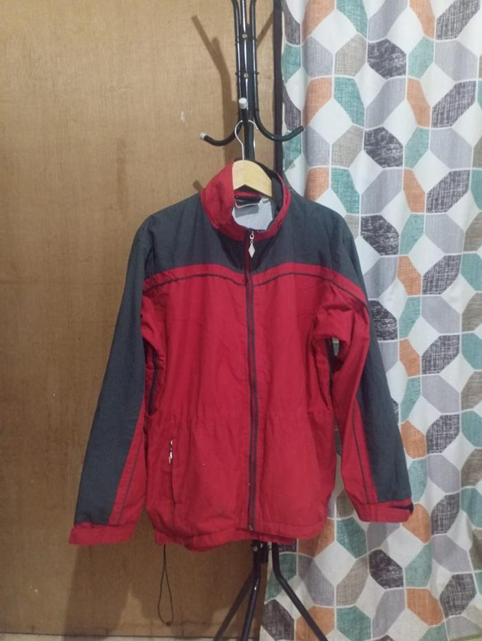 Umbro-Jaket Hoodie Brand Umbro Warna Merah Unisex