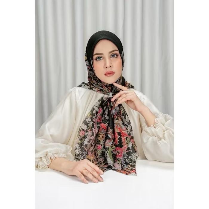 Buttonscarves Royale  Grandeur Square