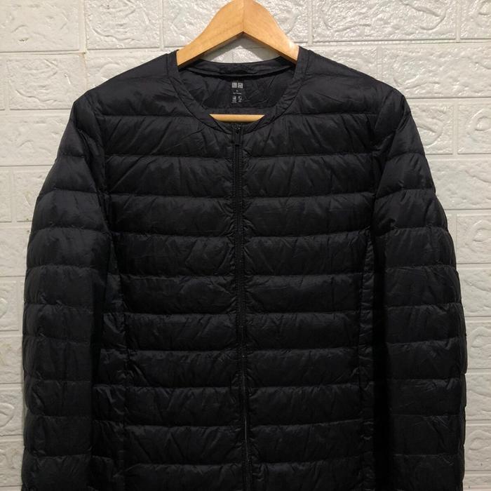 UNIQLO ultralight O neck Zipper black pocketable