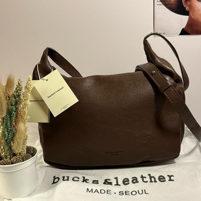 BUCKS AND LEARHER SLING BAG in CAMEL BROWN | KOREAN BRAND | TAS BUCKS AND LEATHER