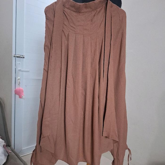 Yarashima One Set - Baju Wanita Warna Coklat Muda dengan Desain Longgar dan Nyaman