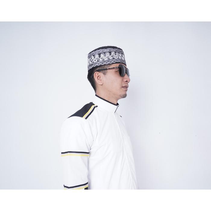 Peci Santri Gelombang Cinta