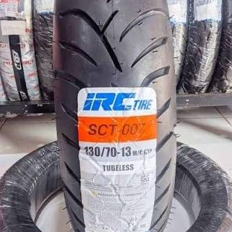 Ukuran ban 130/70-13 TL merujuk pada ban tubeless dengan lebar tapak 130 mm, rasio aspek 90%, dan di