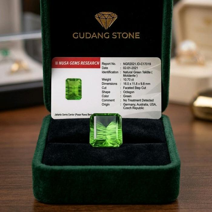 Batu Permata Natural Moldavite Meteor Hijau Chezka Include Memo Certified