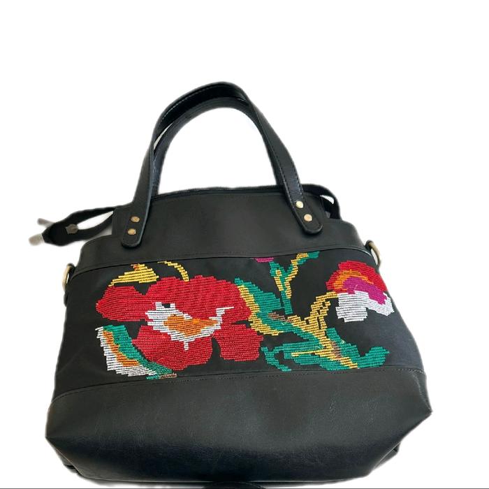 tas lagosi khas makassar untuk wanita dengan desain unik dan elegan