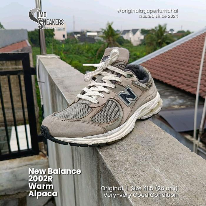 New Balance 2002R Coklat Abu Sepatu Sneakers Unisex Second Original