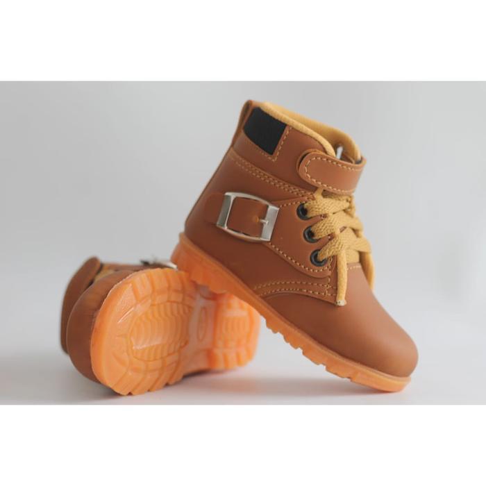 AODA Sepatu Boots Anak Bahan Tebal Variasi Gesper