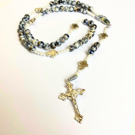 TERLARIS Kalung rosario marmer bercorak emas variasi pembatas rosario dari logam harces warna stainl