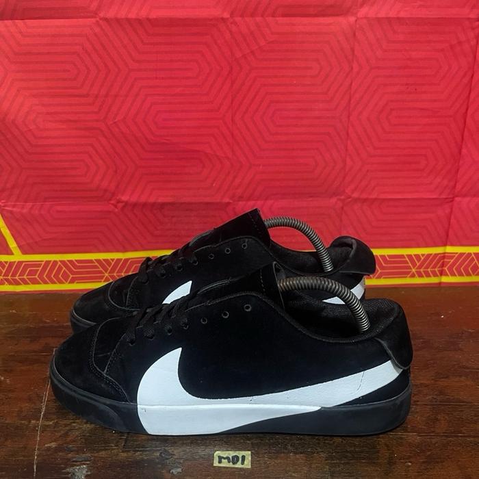 Sepatu second branded nike blazer city low size 41