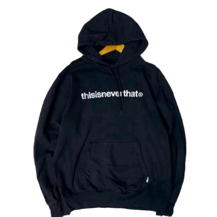 Hoodie Hitam dengan Tulisan 'thisisneverthat' - Jaket Hangat dan Nyaman untuk Setiap Hari Pria Sweat