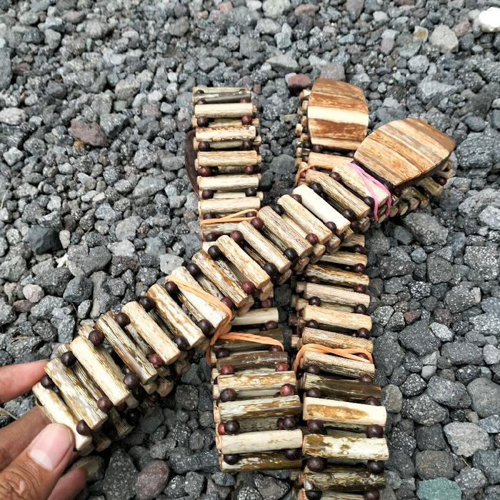 ikat pinggang berbahan akar bahar putih super berkualitas