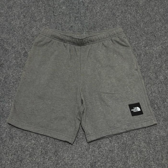 The North Face Celana Pendek Pria Model Classic - Abu-abu