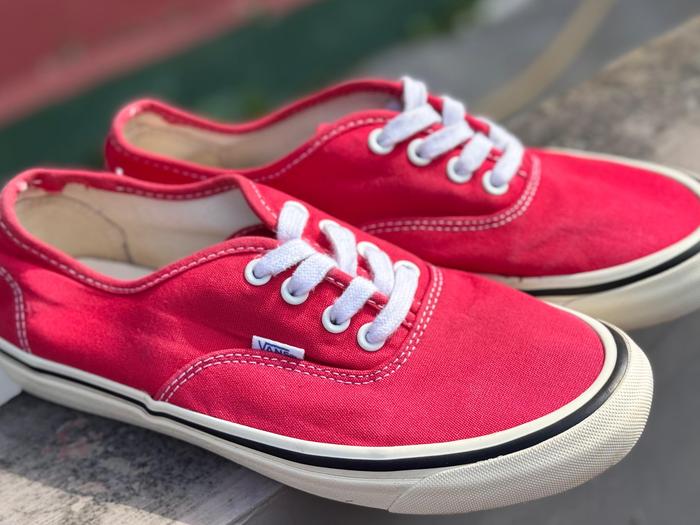 Sepatu VANS Authentic 44 DX SHOE Red size 38