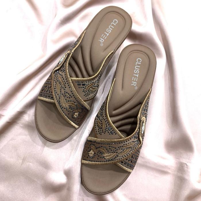sandal ibuk-ibuk tumit tahu