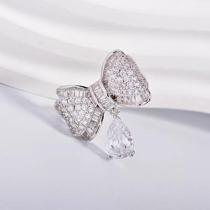 Belle Brooch / Aksesoris Mini Brooch Fashion Zircon Cantik