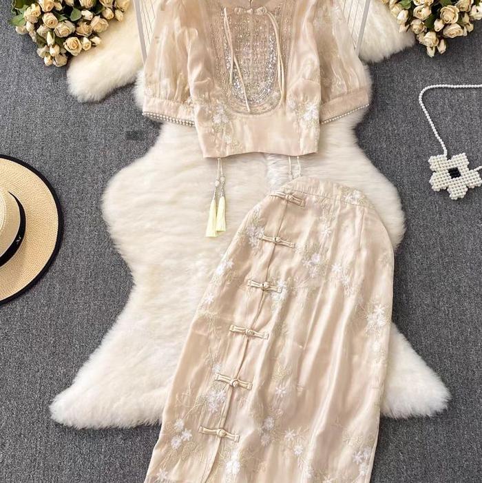 SETELAN QIPAO MEWAH. STELAN QIPAO BEIGE. STELAN QIPAO ROK. TOP BAJU QIPAO ROK QIPAO. STELAN BAJU IML