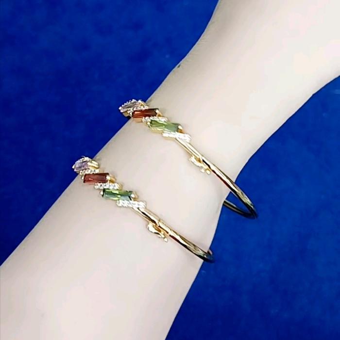 gelang permata warna warni