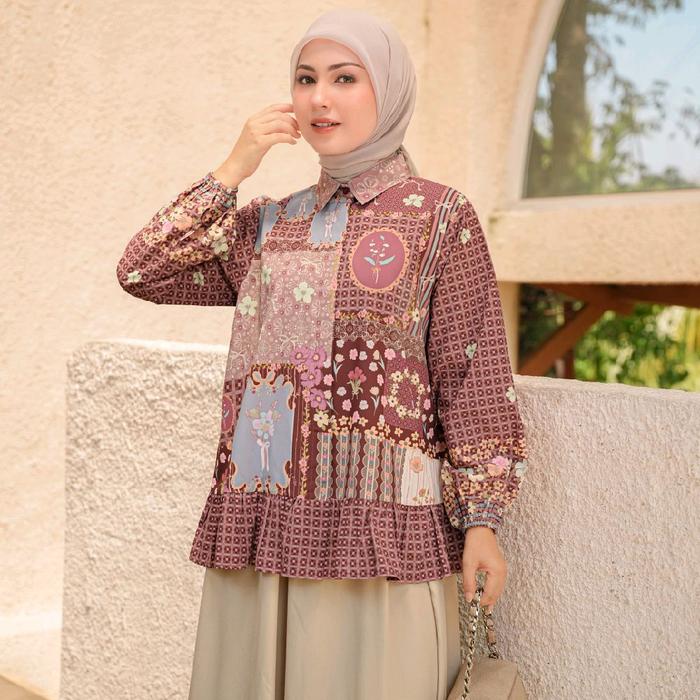 Kienka - Azalea Blouse by Kienka