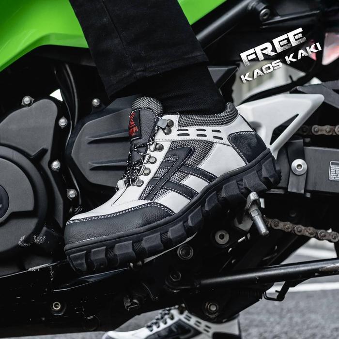 Ada Sepatu Hiking Pria Boots Zenifa Tactical XT White X Black Edition Safety Low Cut Sepatu Touring 