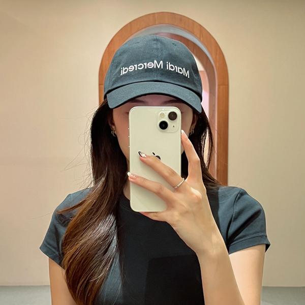 Topi MARDI MERCREDI TEXT LOGO WHITE BLACK CAP 100% ORIGINAL - OS ADJUST