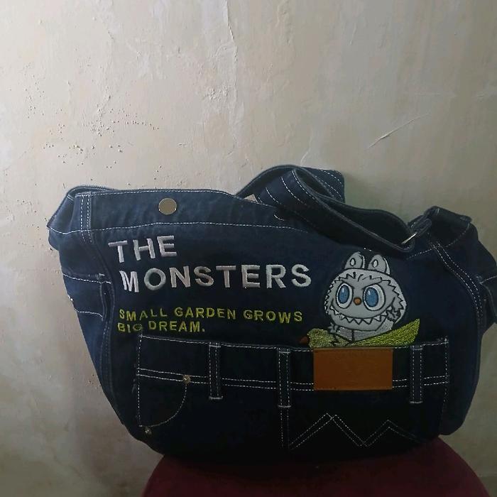 labubu monster sling jeans