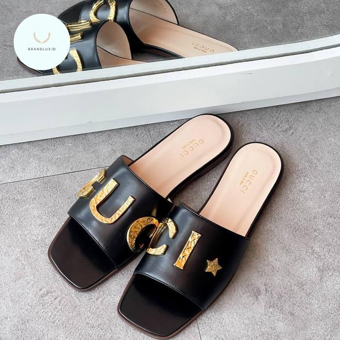 GUCCI WOMEN ‘GUCCI’ SLIDE SANDAL