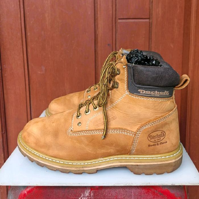 sepatu boots dockers yelow 42