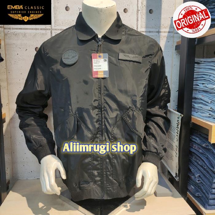 EMBA CLASIC JAKET PRIA BAHAN PARASUT LEMBUT DAN NYAMAN DIPAKAI