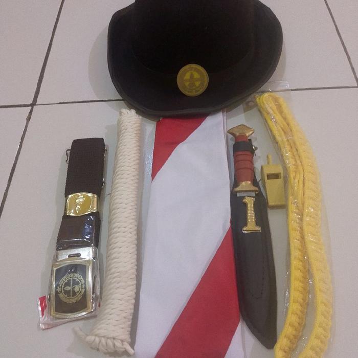 set alat pramuka + baret untuk penegak laki2 (SMA/SMK)