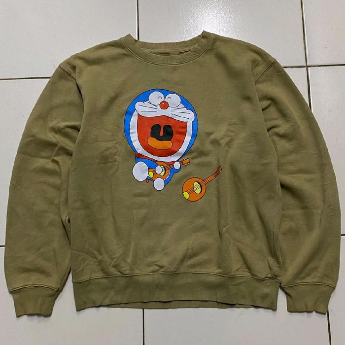 Crewneck doraemon bekas Katun