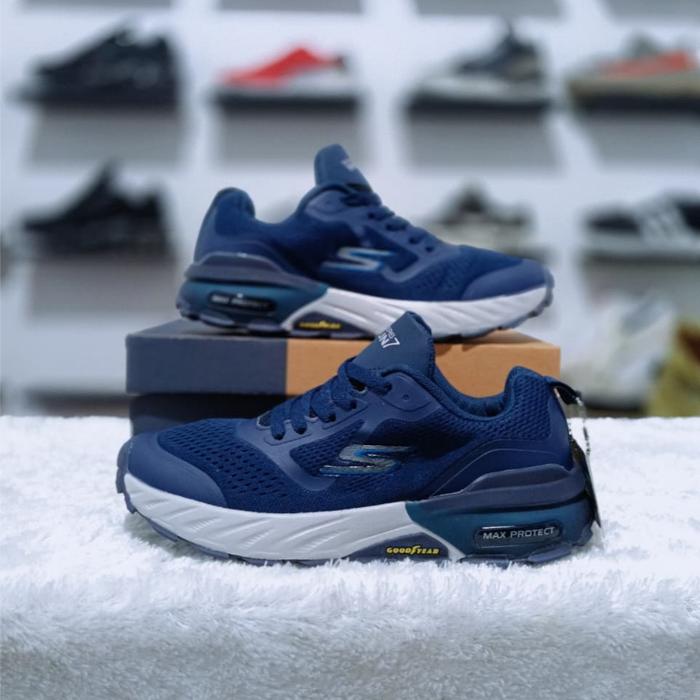 Sepatu Pria Skechers Gorun Max Protect Biru Hitam Sneakers Kasual/Hiking/Gunung