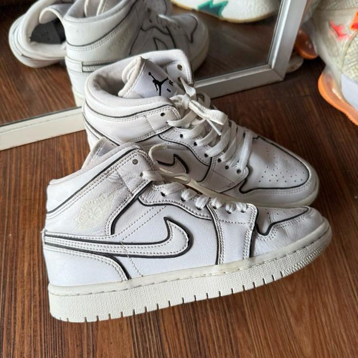 Nike air jordan 1 mid iridescent reflective white wmns casual original murah - sneakers second marke