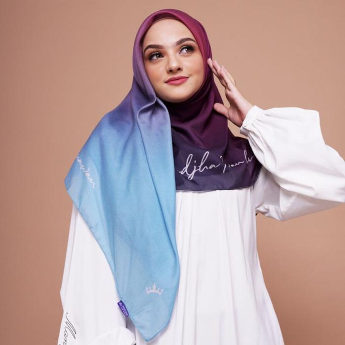 MANDJHA Aurora Scarf Blue by IVAN GUNAWAN ORIGINAL - Hijab Jilbab Segi Empat Motif Gradasi (FREE HAR