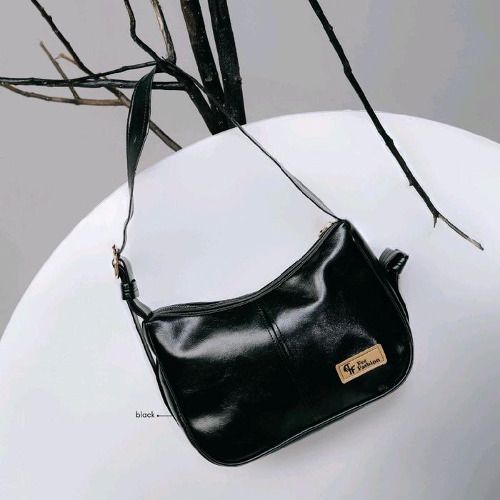Fee Fashion - Carys Bag Shoulder Bag Cewek Kekinian Model Curve Estetik Muat Hp Dan Dompet