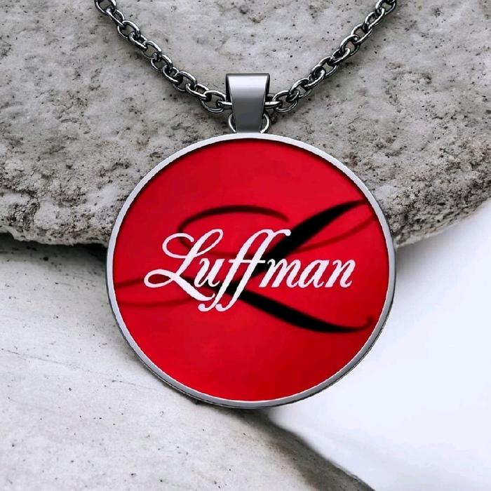 Kalung Luf Man Liontin Monel Merah dengan Desain Elegan dan Tali Rantai yang Kuat