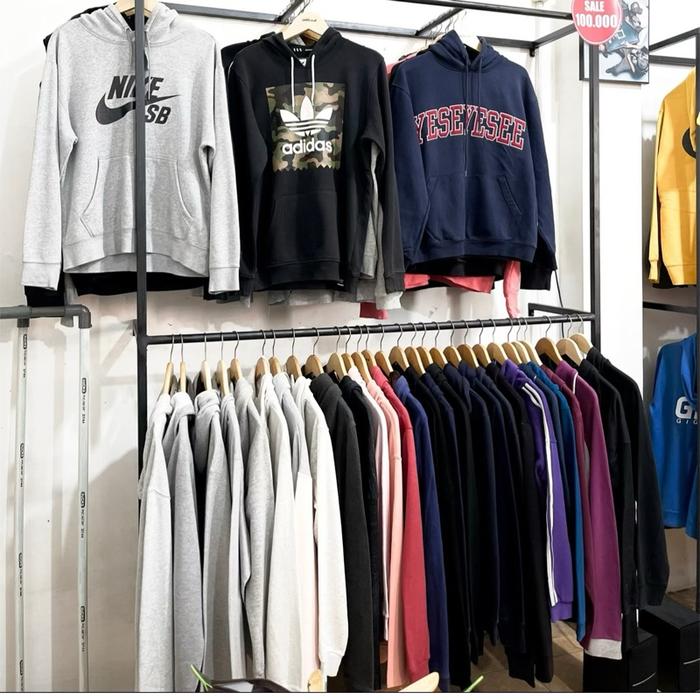 Goodsmud Thrift Shop Pakaian Berkualitas Pria Wanita Baju Casual Atasan Hitam Blazer Dewasa Distro K
