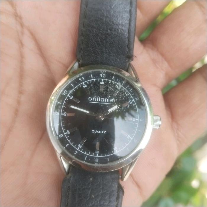 Oriflame Jam Tangan Original Mulus dengan Tali Kulit Hitam dan Tampilan Analog mulus ( bahan)