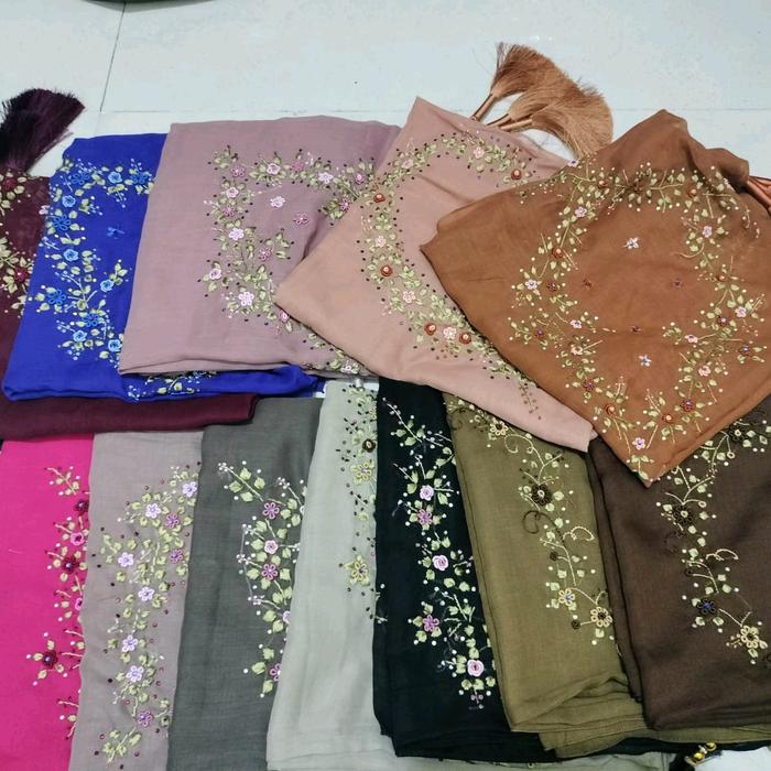 KRUDUNG PARIS SEGI EMPAT MOTIF SULAM BUNGA CINDERELLA