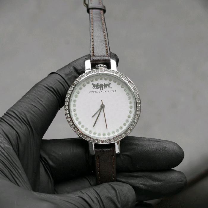 (Barunya 2jt) Jam Tangan Levi's Lady Style Swarovski Original Levis