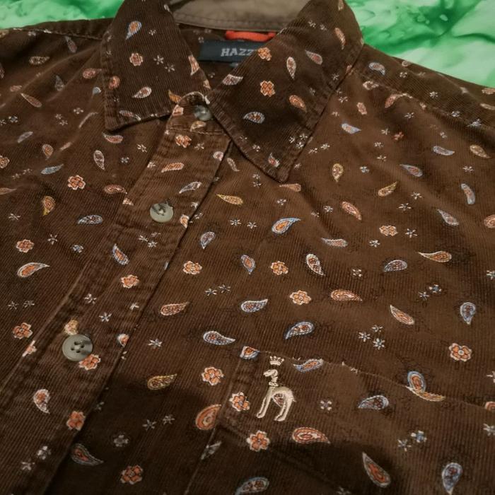 Kemeja Corduroy HAZZYS motif bandana/ Coklat Silverqueen/ Salur Kecil/ Size XL (ORIGINAL)